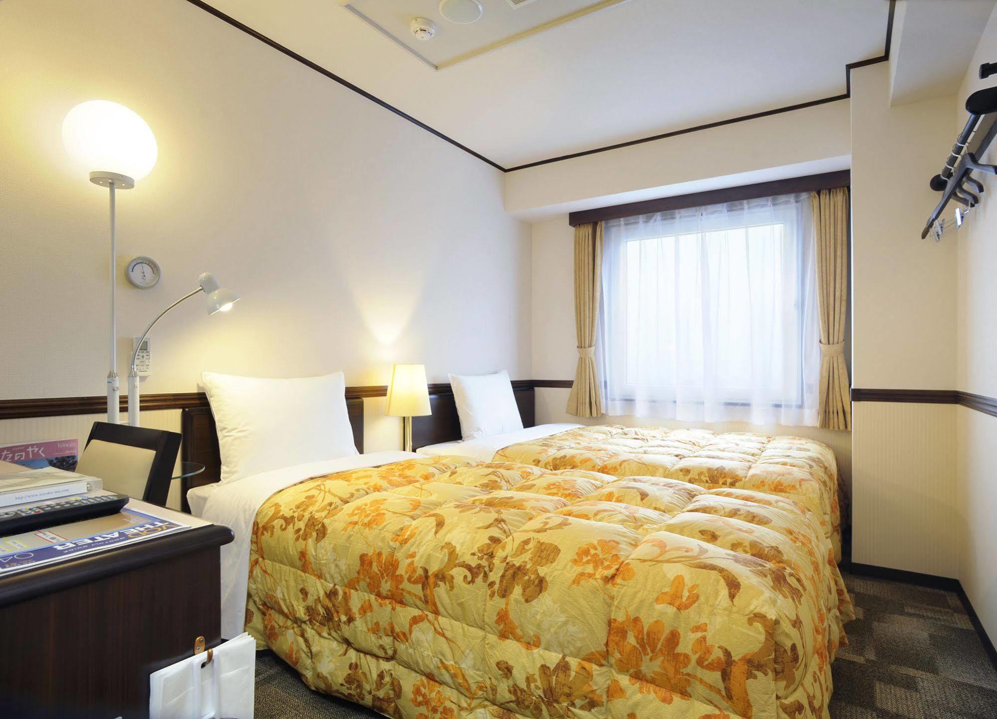 Toyoko Inn Hokkaido Tomakomai Ekimae Bagian luar foto