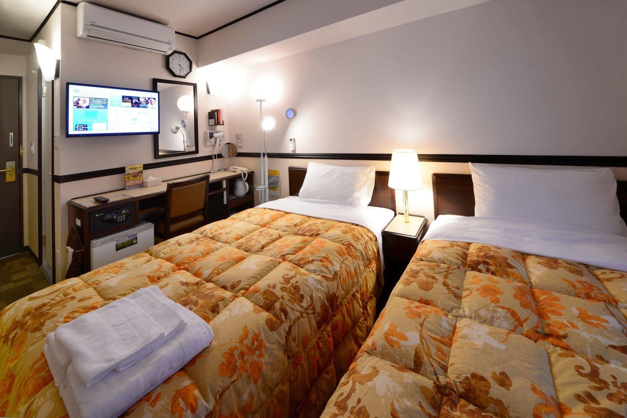 Toyoko Inn Hokkaido Tomakomai Ekimae Bagian luar foto