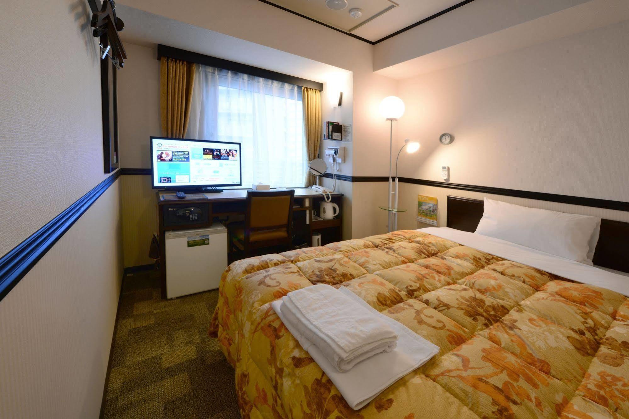 Toyoko Inn Hokkaido Tomakomai Ekimae Bagian luar foto